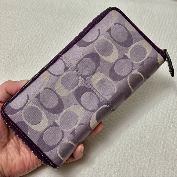 Authentic Coach Wallet - Picture 4 of 10